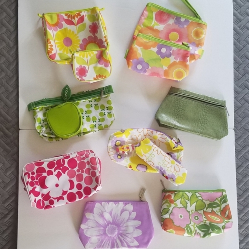 Lot of 12 Cute Clinique Makeup Bags
